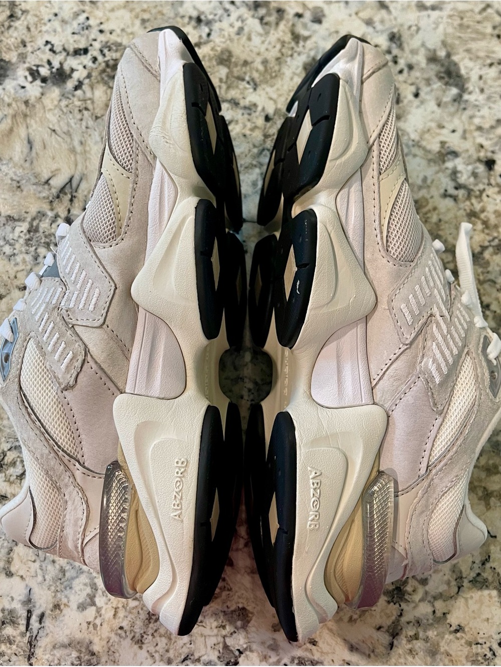 New Balance 9060 Sneaker - Picture 4 of 10